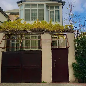 House Next To Boulevard Апартаменты
